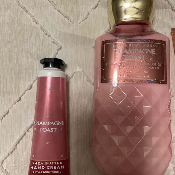 Champagne Toast Set! 8 pieces - Picture 5 of 6